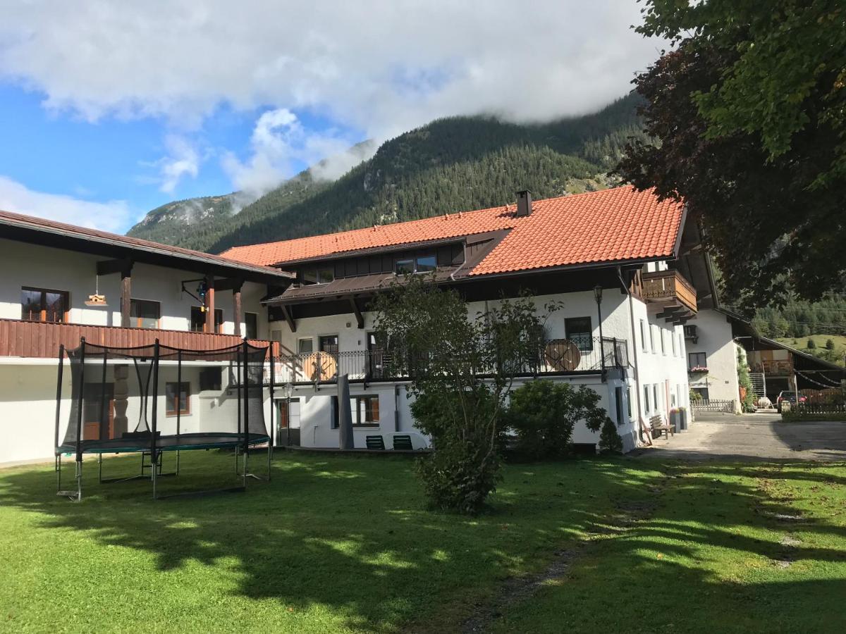Ferienwohnung Pony-Ziegen-Hasen-Ranch Bichlbach Exterior foto